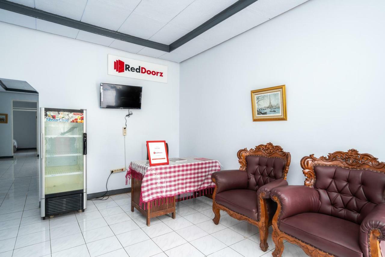 Reddoorz Syariah Near Rsud Cimacan Богор Екстериор снимка