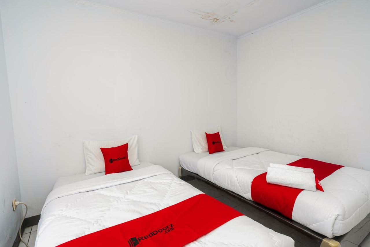 Reddoorz Syariah Near Rsud Cimacan Богор Екстериор снимка